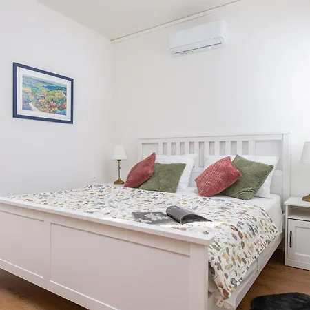 Villa Magnolia With Heated Pool And Jacuzzi, Near Sea