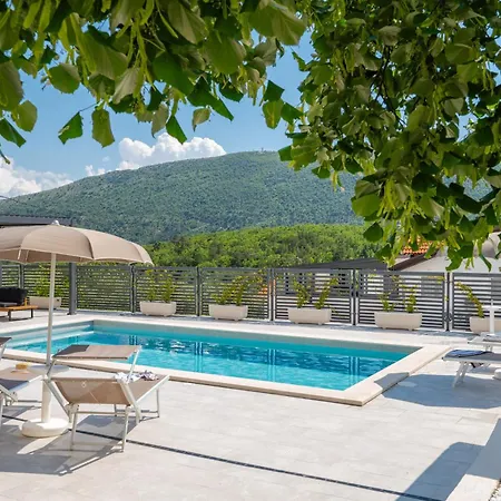 Magnolia With Heated Pool And Jacuzzi, Near Sea Villa